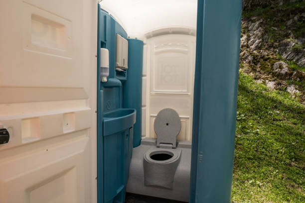 Best Wedding porta potty rental  in Johnston, IA