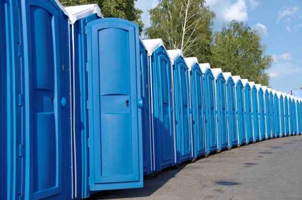 Porta potty delivery and setup in Johnston, IA